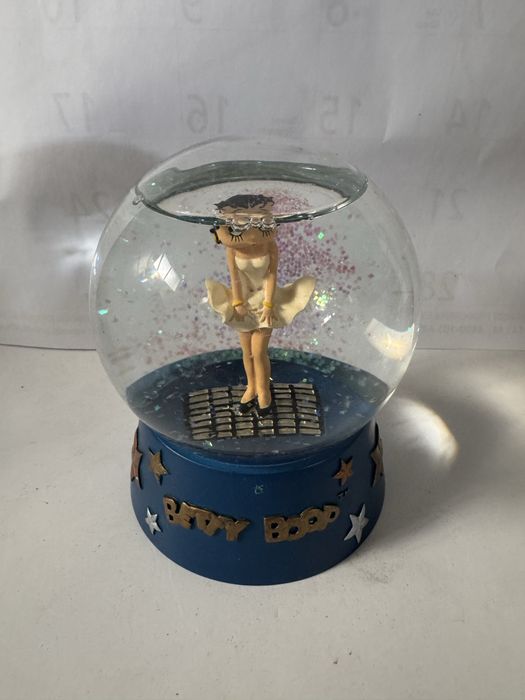 Globo antigo Betty Boop