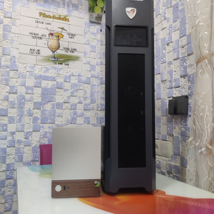 Системный блок ПК с кастомной системой водяного охлаждения