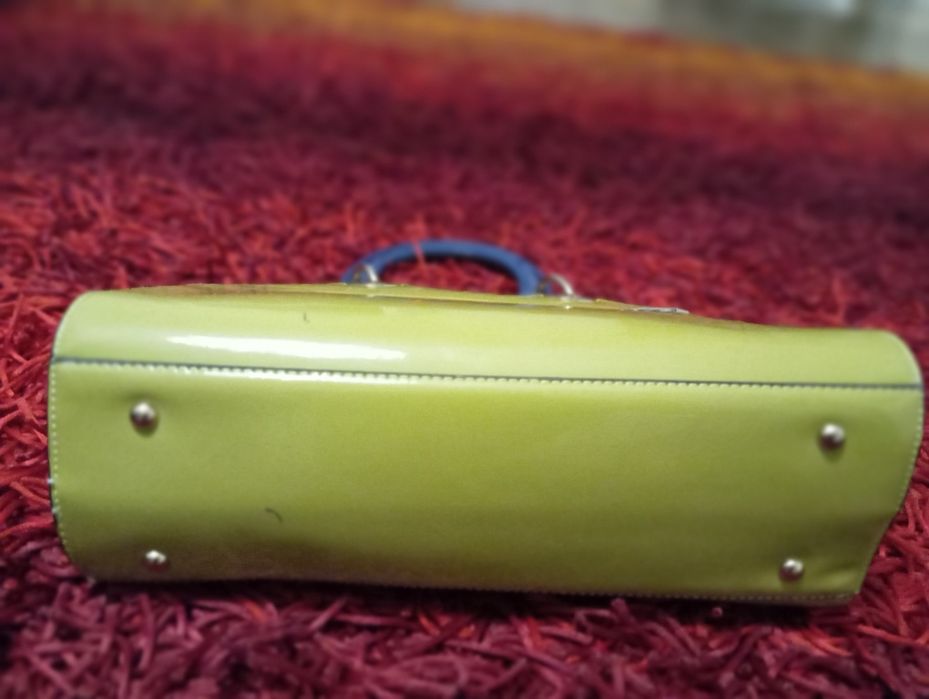 Torebka damska zielona lakierowaną