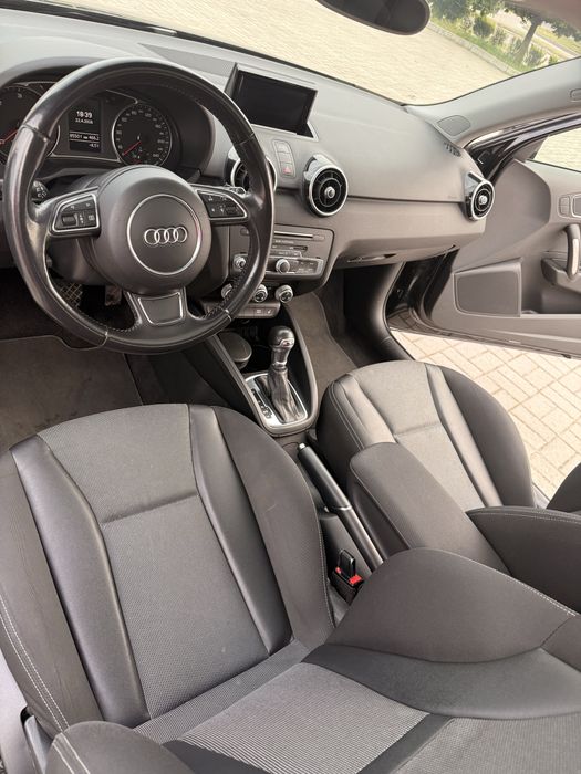 Продам машину Audi A1