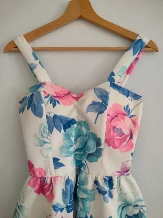 Vestido Curto Floral de Verão – Padrão Romântico (Tam. S)
