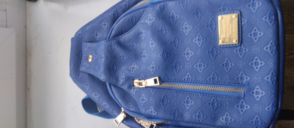 Продам рюкзак женский