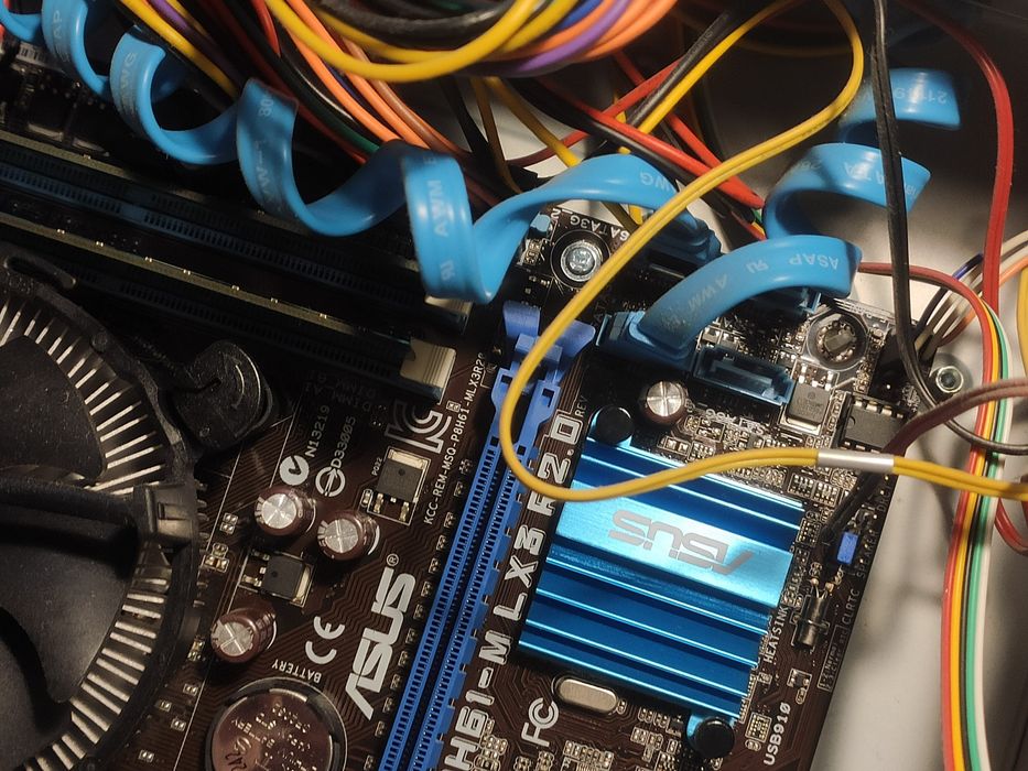 Продам компьютер и монитор lg