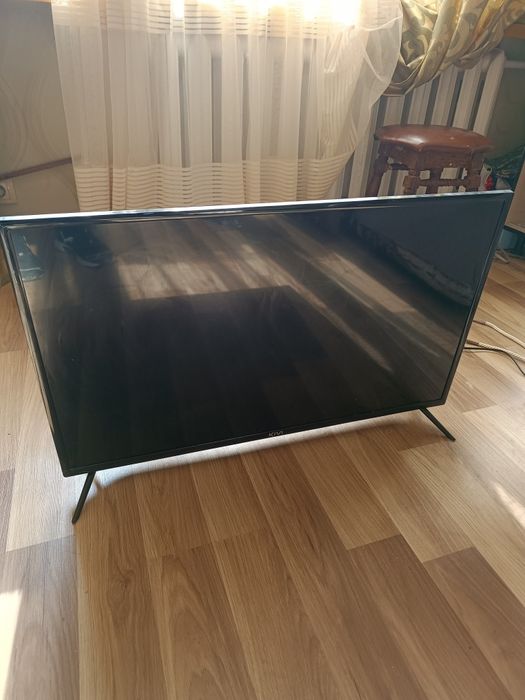 Телевизор KIVI 32H510KD (32 дюйма) в хорошем состоянии