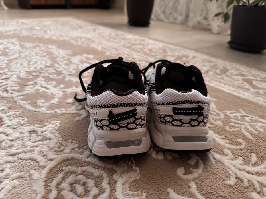 Кросівки  Asics,  устілка 23,5