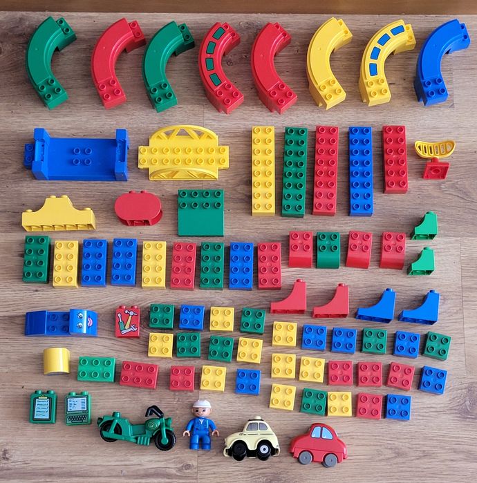 Klocki Lego Duplo  - Tor wyścigowy, klocki dla maluszka - rozbudowany zestaw, zabawki