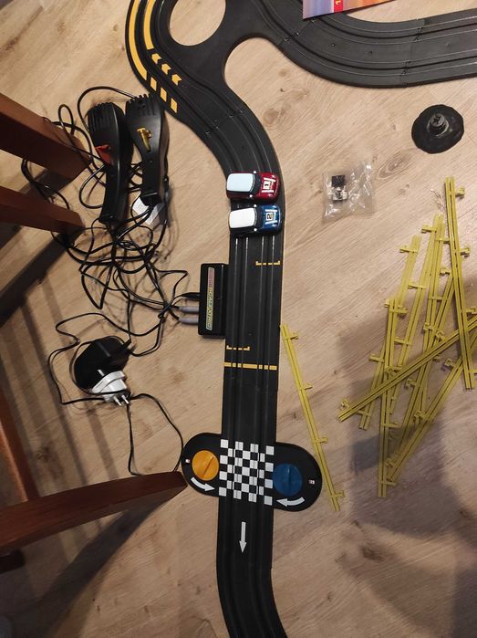 Tor wyścigowy samochodowy Micro Scalextric MINI COOPER S 1:64, 428 cm!