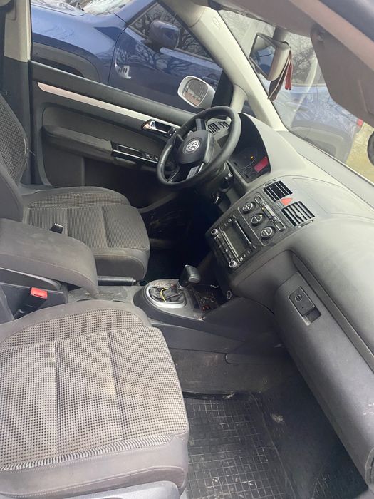 Продам фольцваген тауран 2.0 дизель автомат