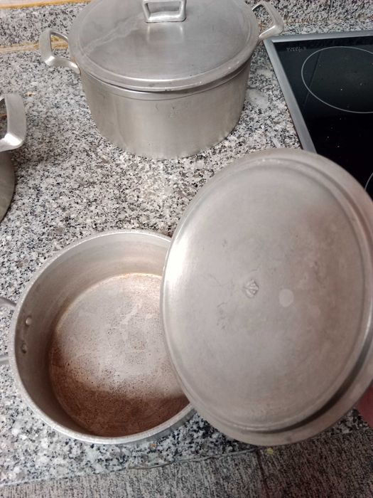 Tacho em metal marca "Meu Lar"