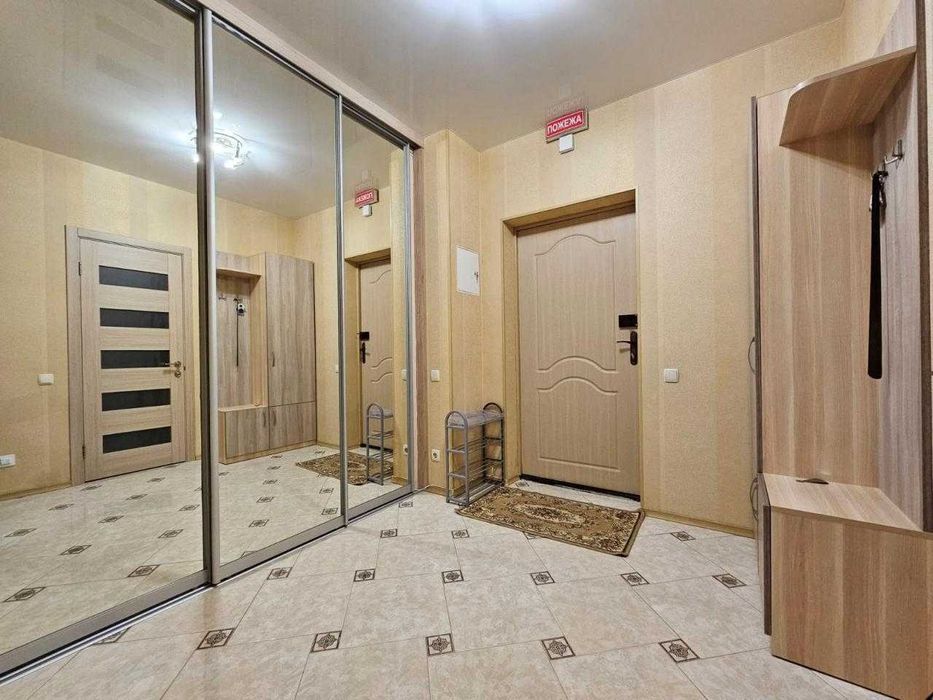 Спальня + кухня-студия, Драгоманова, 2, м. Позняки.