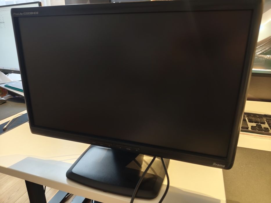 Monitor iiyama ProLite E2208HDS 22 cale fulla HD stan bdb
