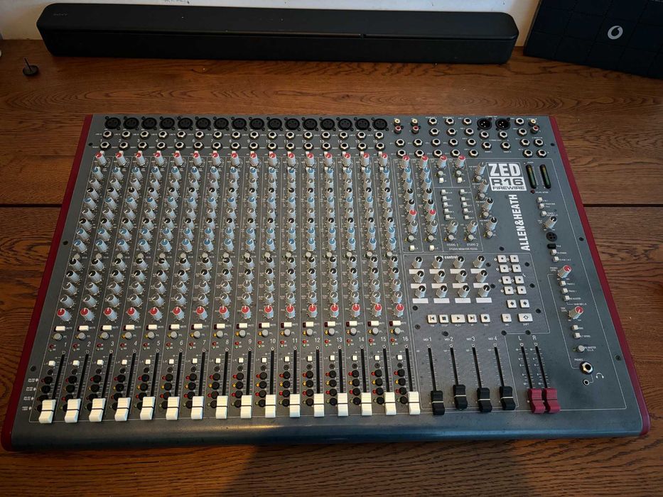Allen & Heath ZED-R16 - Mesa de Mistura