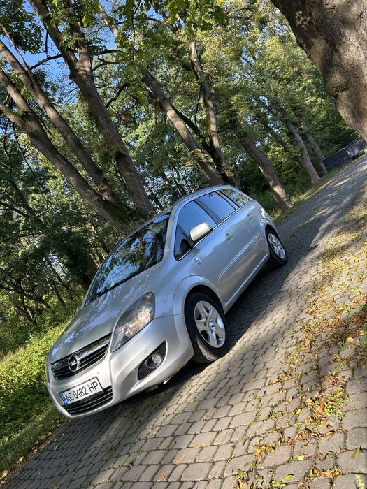 Opel Zafira 1.7 дизель 6 ступка стан ідеал