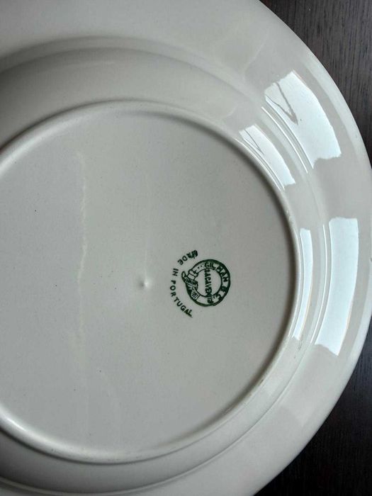 Conjunto Sacavém porcelana canelada com rosas azuis - 8 pratos + travessa oval