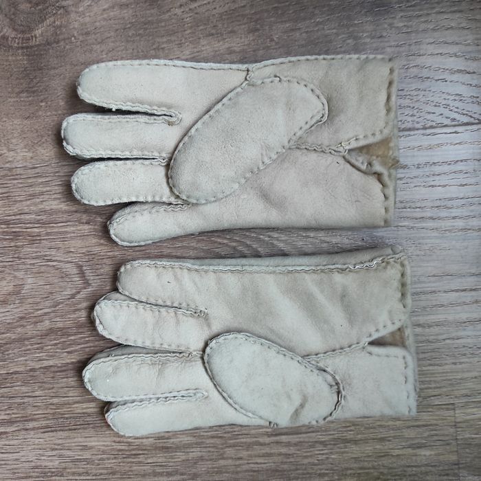 Теплі на овчині рукавички перчатки.