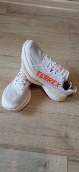 Кросівки для бігу Adidas Terrex Agravic Speed Ultra.