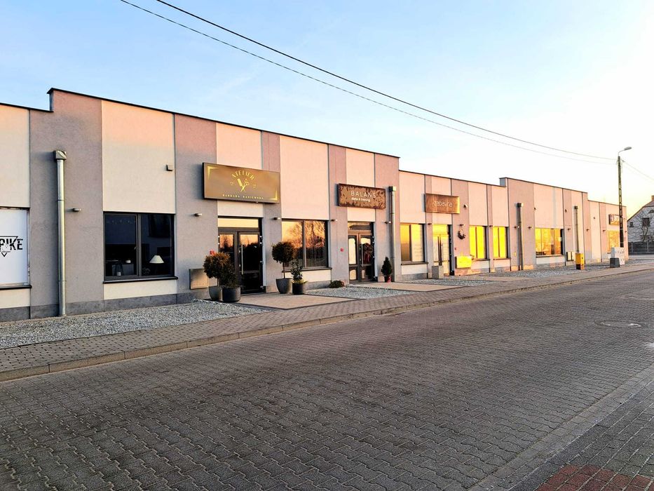 Lokal w parku handlowym na wynajem + parking, 93m2