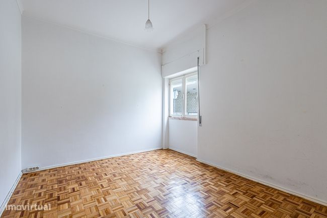 Apresento apartamento T3 com 2 varandas, localizado em Azambuja