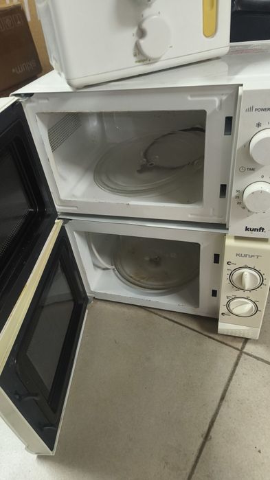 Vendo 2 microondas e uma torradeira
