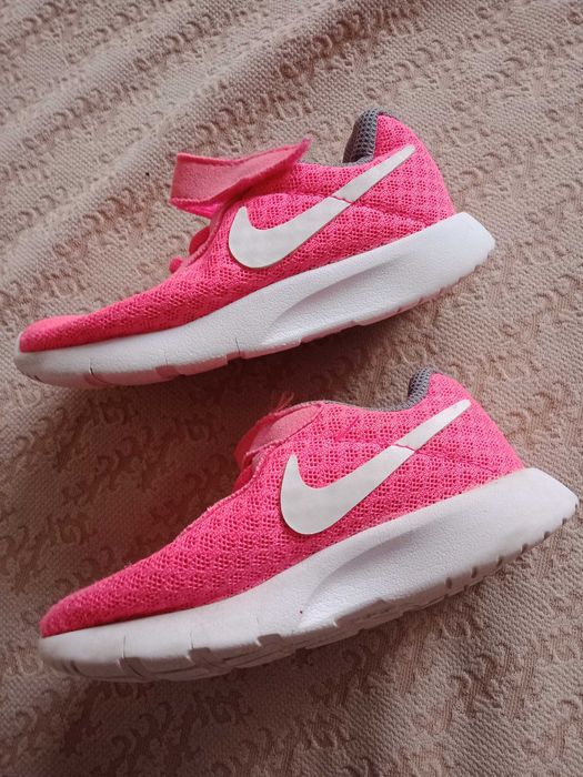 Buty sportowe dziewczęce Nike tanjun 23,5