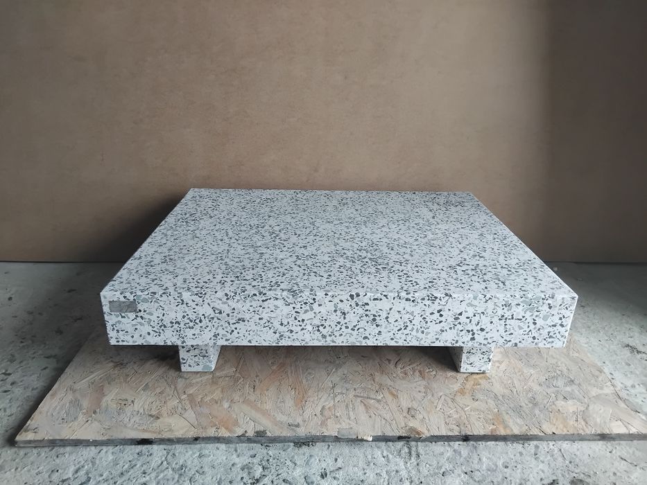 Сотолик з мармурової крихти та бетону