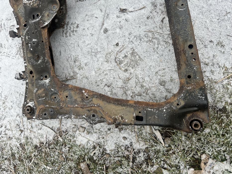 Підрамник подрамник балка Nissan Juke F15 11-18