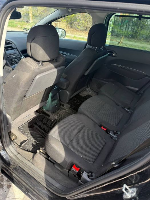 Продам peugeot 5008