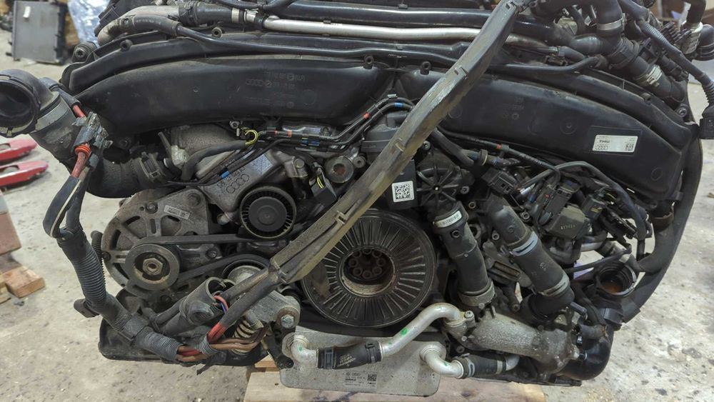 Двигун(мотор) 4,0L CEUC в зборі з АКПП 7- ступ PXK знято з Audi S7 4G8