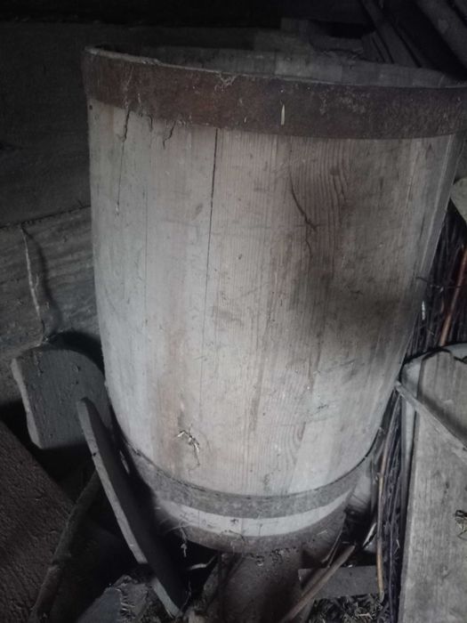 Дерев'яна бочка місткістю 100 л