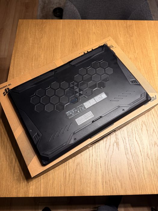 ASUS TUF Gaming F17 FX706HC – i5-11400H / RTX 3050 / 16 GB RAM / 512 GB SSD / 144 Hz