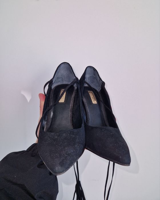 Sapatos salto alto Guess