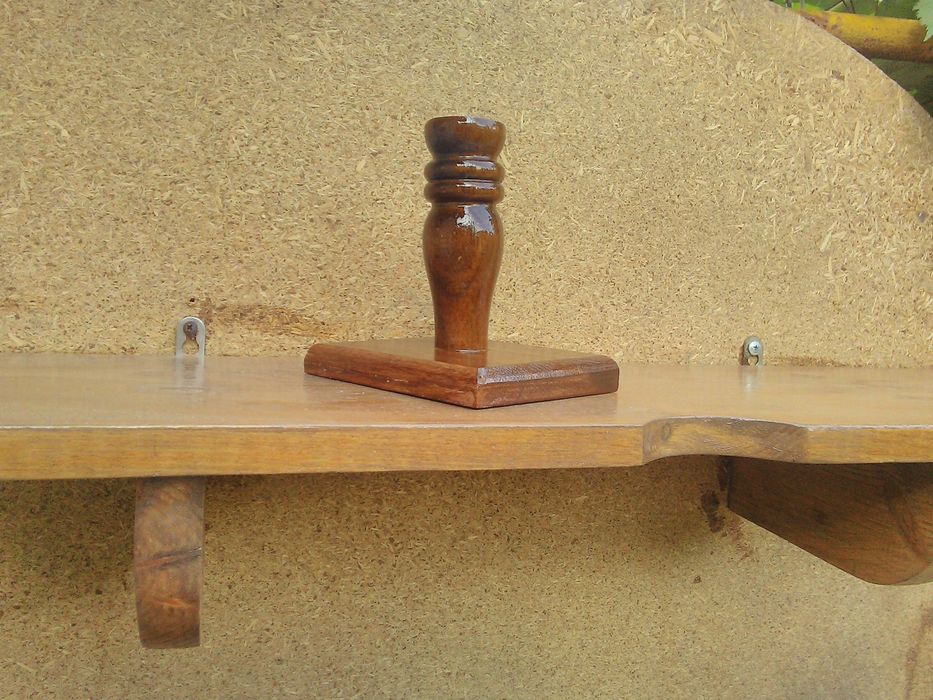 Полочка деревянная