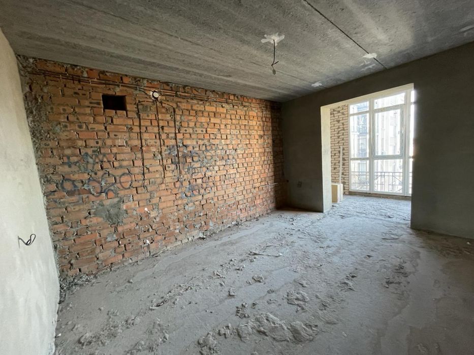 Продам 2ком. 77.8м2. + кладовка 4м2. ЖК Атлант ул. Антоновича,36