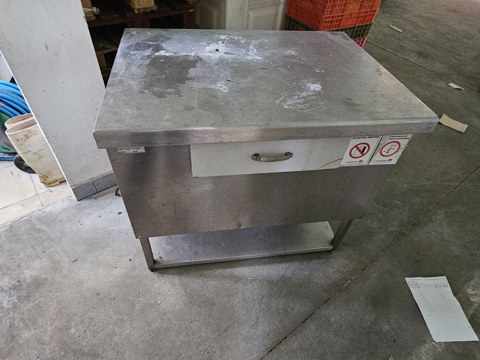 Bancada de inox com gaveta
