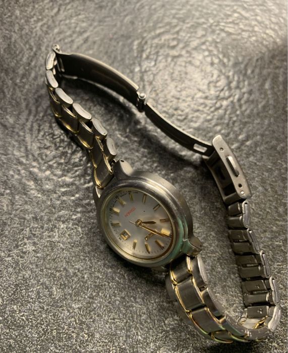 Жіночий кварцовий годинник Seiko Titanium