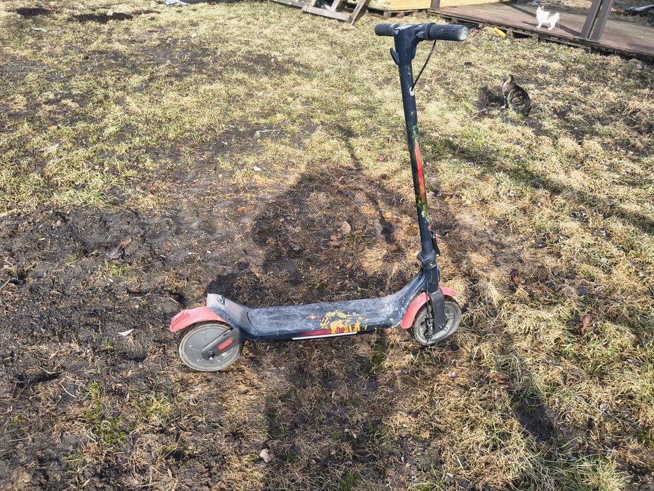 Sprzedam hulajnogę elektryczną marki Red Bull