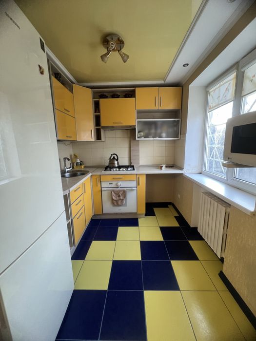 Центр міста. Двух кімнатна. Від власника.