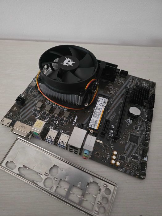 PC TORRE: Placa mãe + Ryzen 5 + NVME 512gb + 16gb DDR4