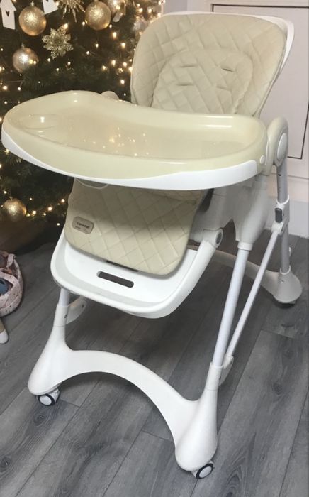 Стілець для годування і сидіння дитини