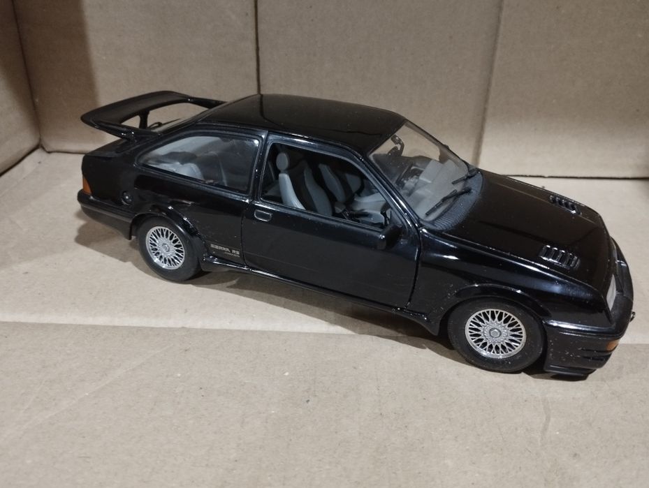 Ford Sierra Cosworth 1/18