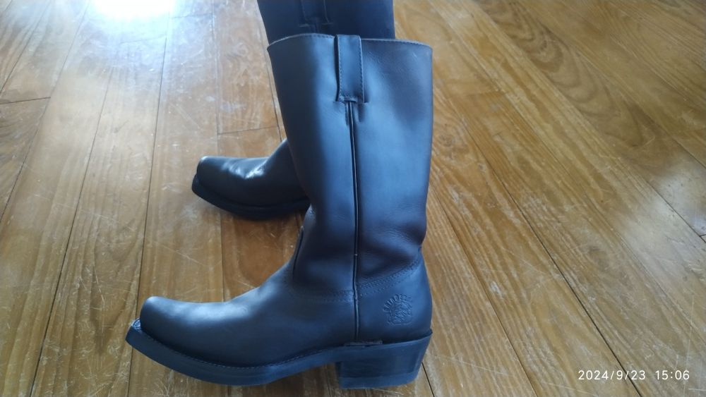 Botas pele Grinder 42