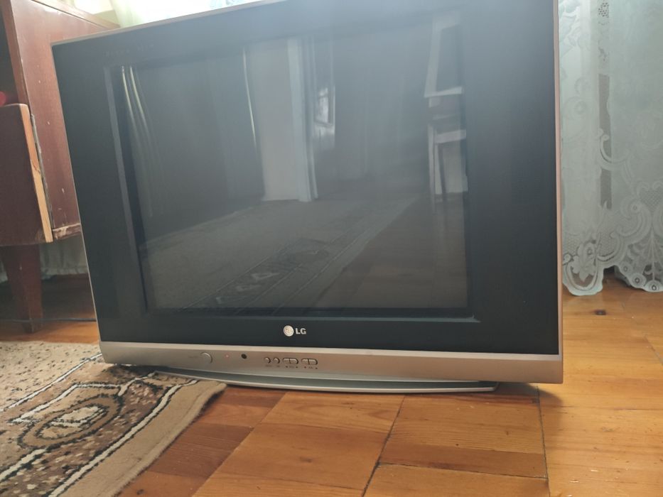 Продам телевізор LG 21fs7rg