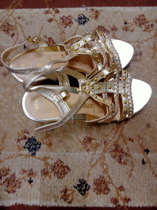 Sprzedam 10 par butów damskich