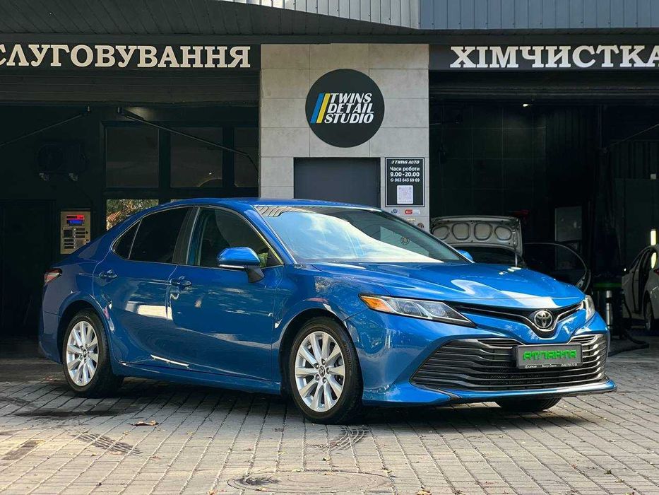 Toyota Camry 2019