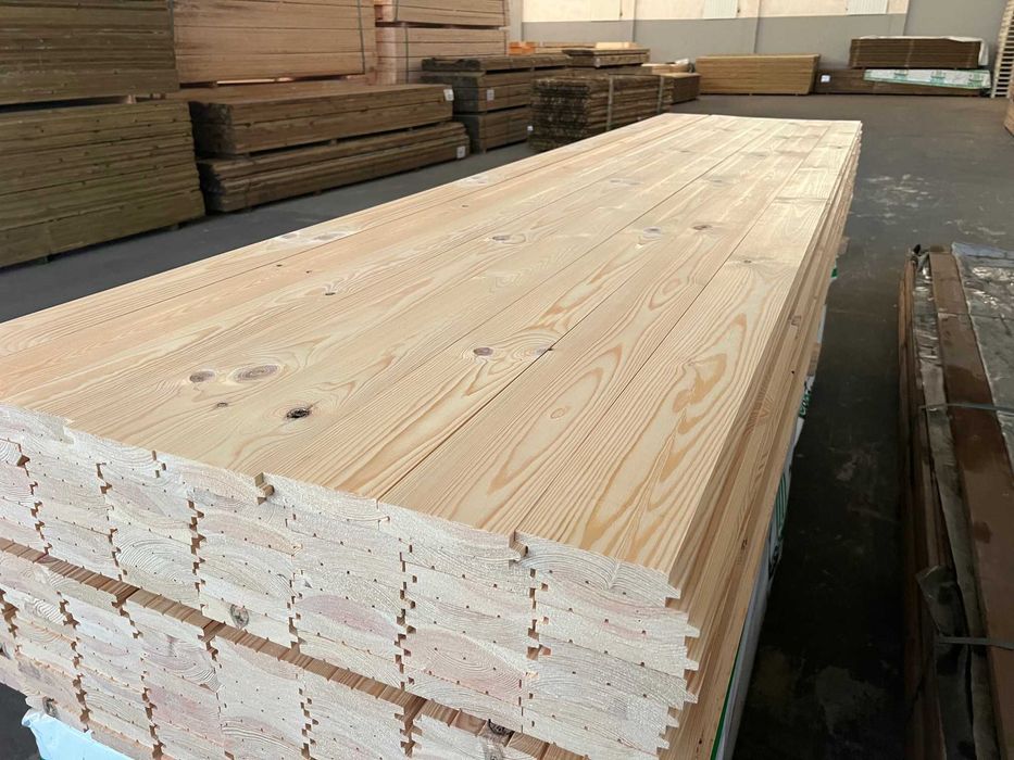 Soalho de Madeira - PINHO APARELHADO com macho-fêmea