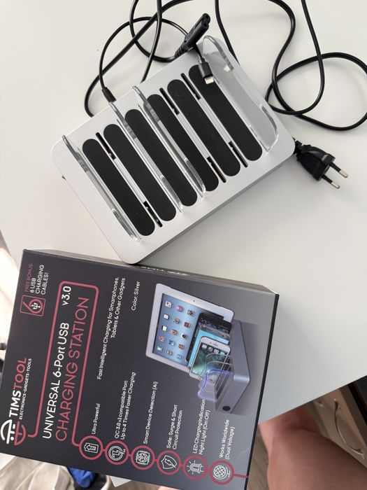 Віддам безкоштовно USB-зарядну станцію