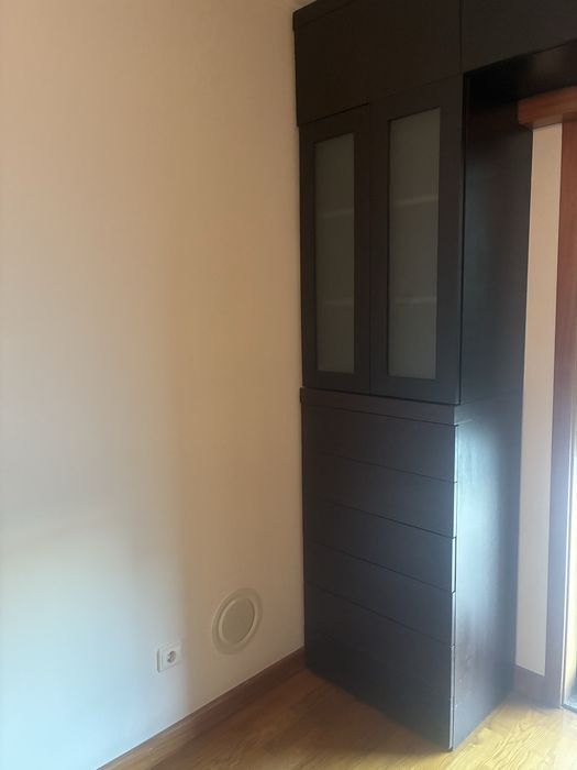 Móveis em vengue, comoda de gavetas e modulos de prateleiras. Camiseiro e modulo de gavetas.