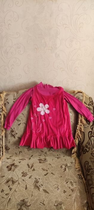 Продам плаття для дівчинки.