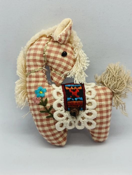 Śliczna broszka handmade koń