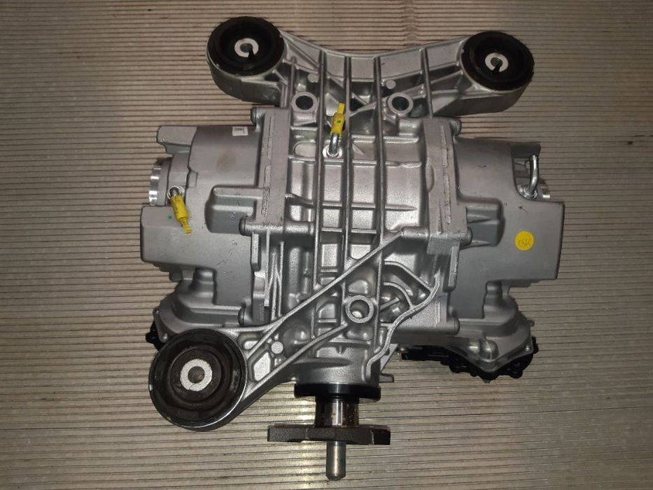 DYFERENCJAŁ DYFER MOST TYLNY VOLKSWAGEN VW GOLF 8 T5 T6 08E525010F jak nowy